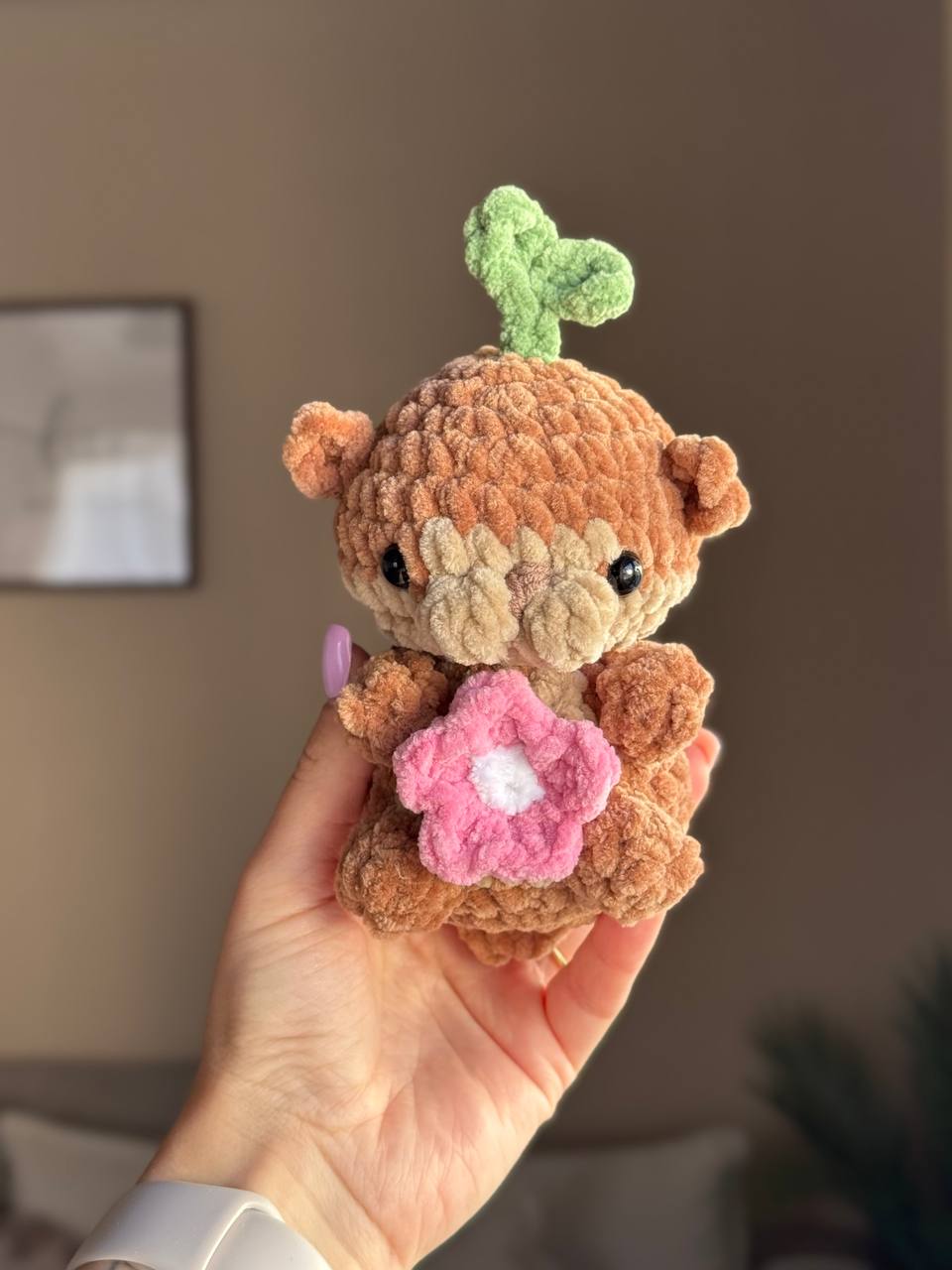 Kleine Otter mit blumen